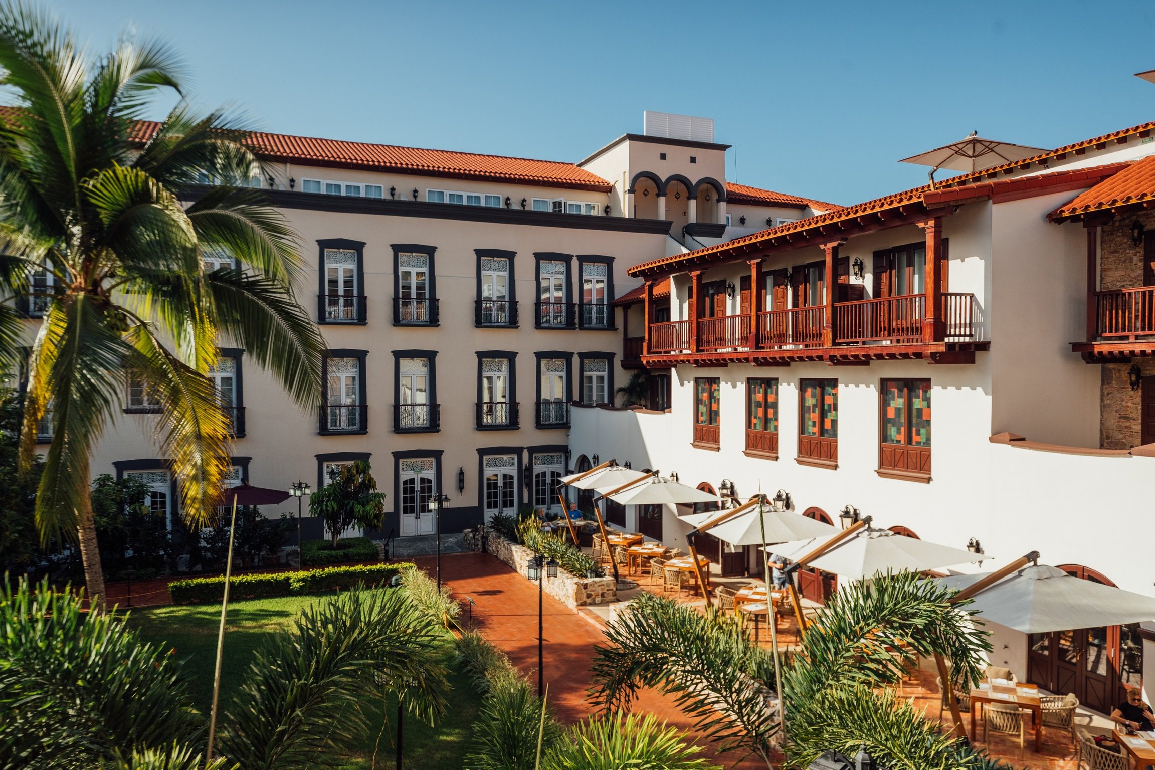 Panama's Capital Has What Costa Rica's Doesn't… and This New, Award-Winning Boutique Hotel Will Show You Why | Hotel La Compañia balcony | Hotel La Compañia outdoor pool | Hotel La Compañia dining