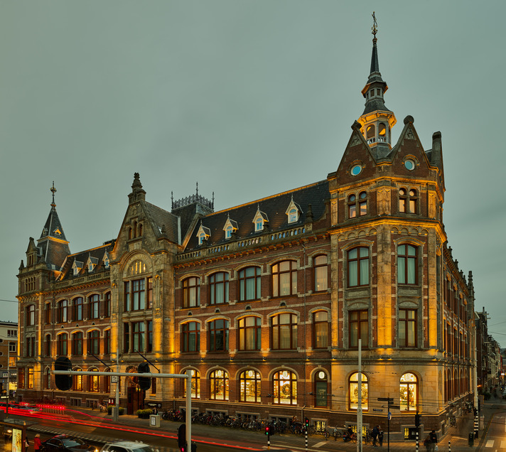 This Luxe Amsterdam Boutique Hotel Will Have You Booking a Trip to the Netherlands ASAP | Conservatorium Hotel glass ceiling | Conservatorium Hotel lobby | Conservatorium Hotel grand piano | Conservatorium Hotel bedroom suite | Conservatorium Hotel lofted bedroom suite | Conservatorium Hotel jazz band | Conservatorium Hotel Akasha Holistic Wellbeing Center | Conservatorium Hotel restaurant