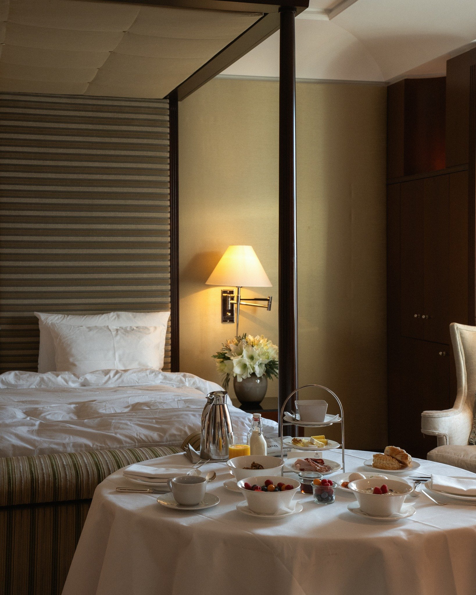 Hotels Above Par image