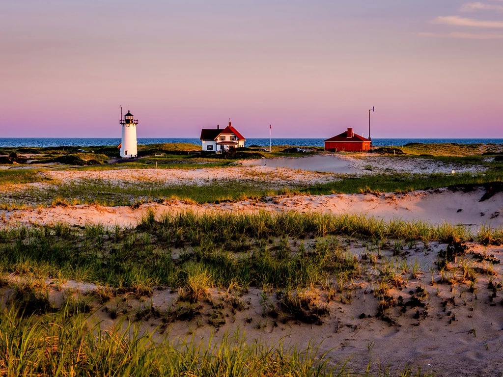 Cape Cod Destination Guide | Chatham-Inn | The-Coonamessett | Cuvee-at-Chatham-Inn | The-Beachcomber | Wequassett-Resort | Chatham | Lighthouse-Beach | Paddleboard-through-the-estuaries