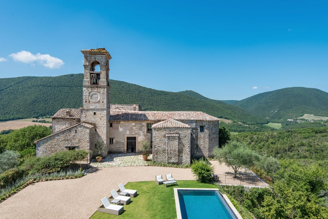 The Best Affordable Boutique Hotels Across Europe | One-Hundred-Shoreditch | Lighthouse-Athens | Hotel-Calimala | Tenuta-di-Murlo | Hotel-Sookie | Sir-Adam-Hotel | Telegraphenamt-Berlin | Browns-Avenue-Hotel | Hotel-Rum-Budapest | Totem-Madrid