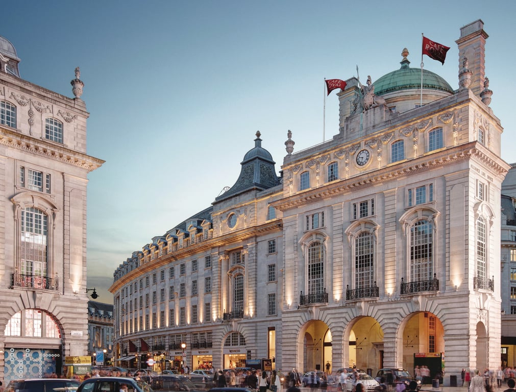 Where Piccadilly Meets Paradise: Hotel Café Royal is the Epicenter of London Elegance | Hotel Café Royal lobby | Hotel Café Royal suite bedroom | Hotel Café Royal outdoor dining | Hotel Café Royal spa