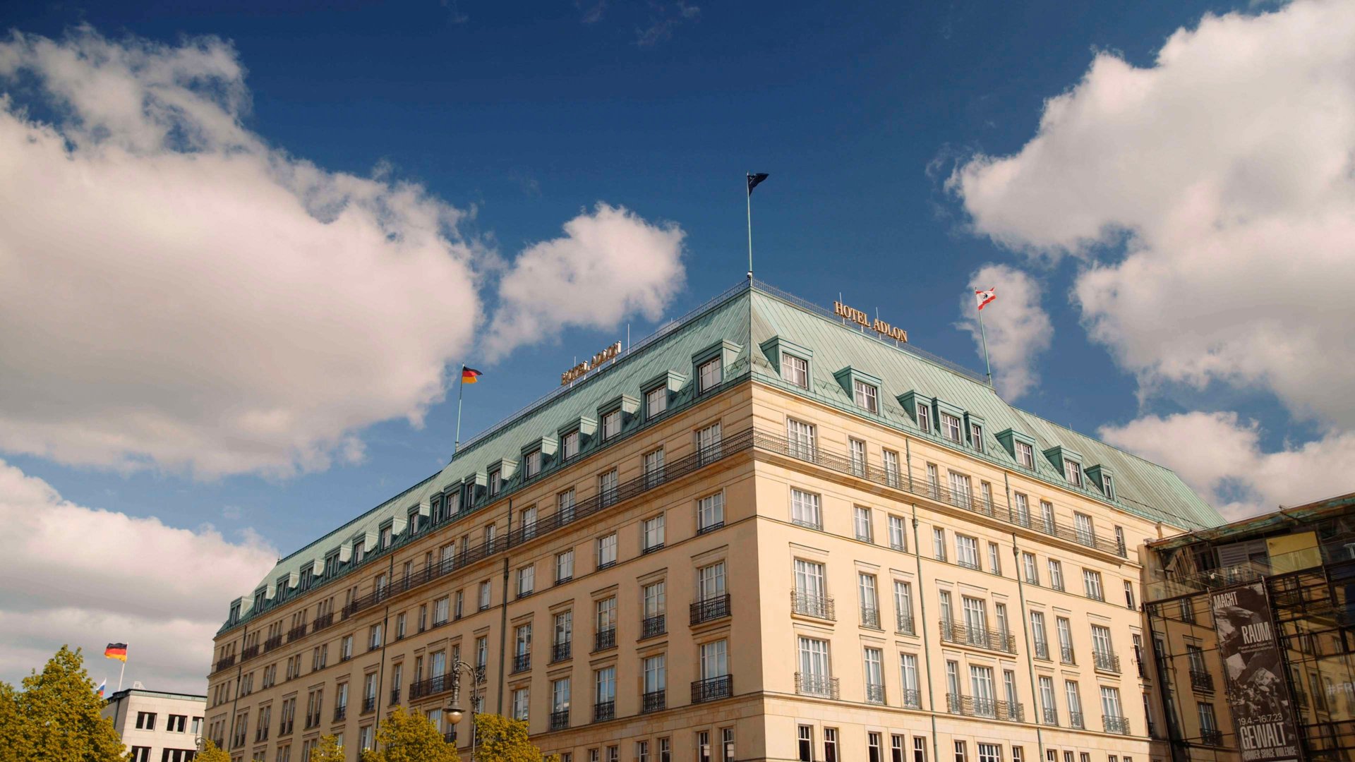 Hotels Above Par image