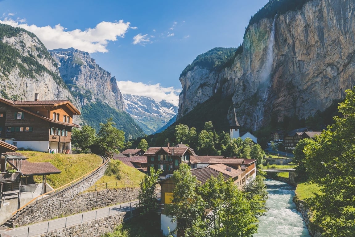 Where to Visit in Switzerland | Zurich credit: rickpsd) | Geneva Credit: Lukas Blaskevicius | Lucerne Credit: yangchihshih