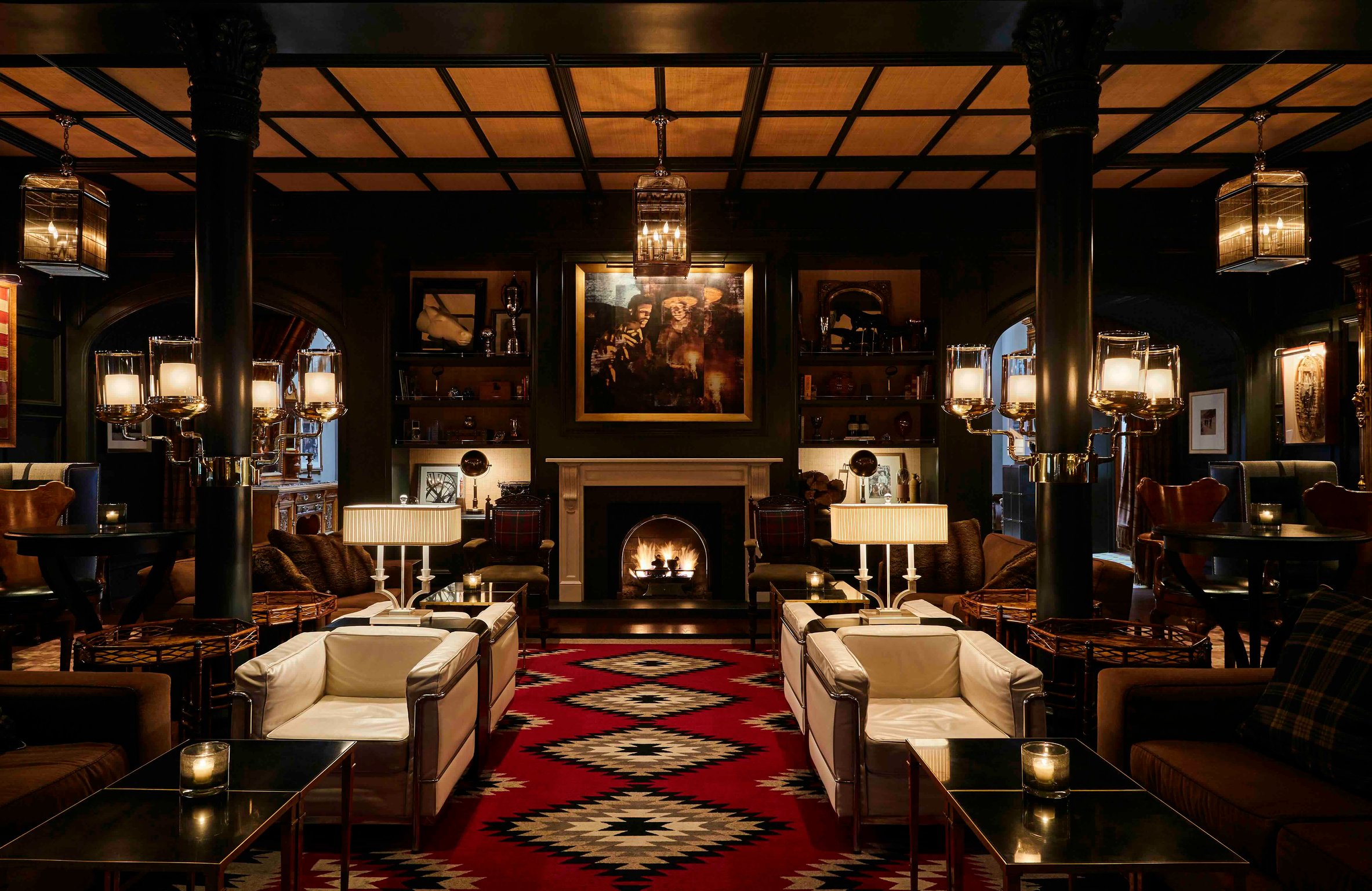 Interior design and library lounge at Hotel Jerome, Auberge Resorts