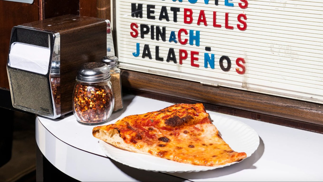 The Hotels Above Par Guide to New York City’s Must-Try Pizzerias | Lucali | NY-Pizza-Suprema | L'Industrie | Louie-and-Ernies | Fini-Pizza | Scarrs-Pizza | Lombardi's | Danis-House-of-Pizza