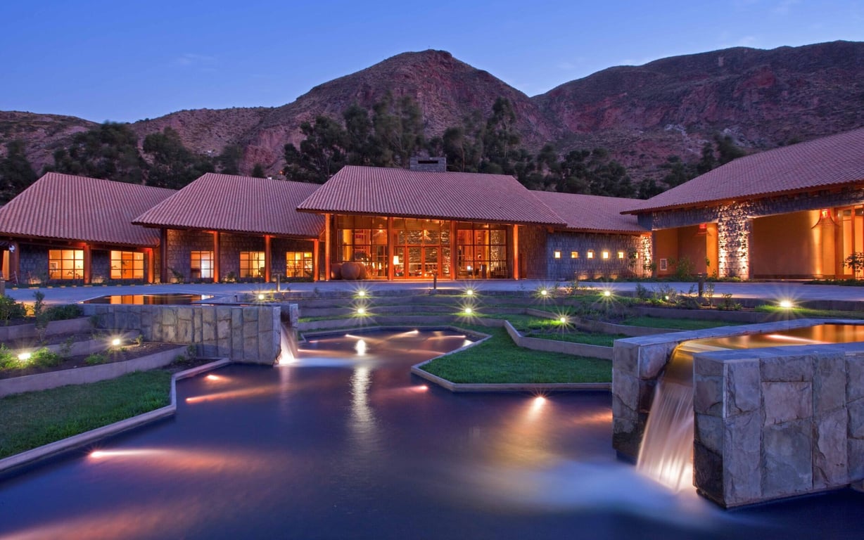 This Stunning Sacred Valley Hotel Hosts a Private Train Station That Will Take You Straight to Machu Picchu | Tambo del Inka lobby | Tambo del Inka lobby | Indoor-Pool Tambo del Inka | Hawa-Restaurant Tambo del Inka | Deluxe-Room_double-beds Tambo del Inka | Hotel Picnic Tambo del Inka | Terrace-Garden Tambo del Inka
