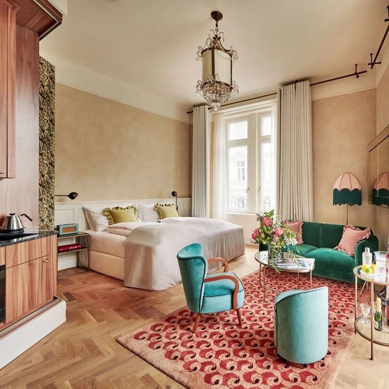 Hotel Motto bedroom | Hotel Motto Restaurant | Hotel Motto Exterior | Hotel Motto Lobby