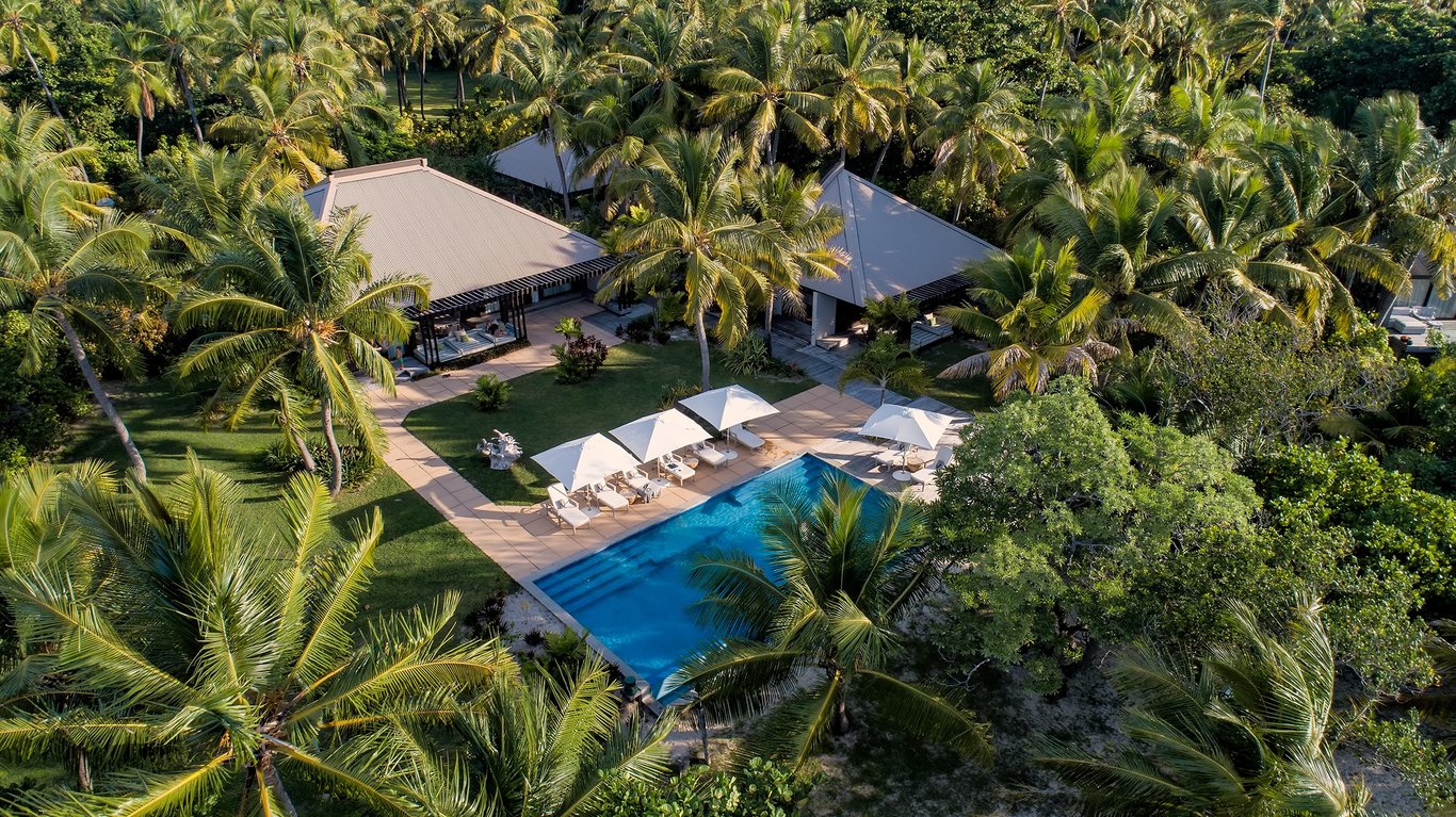 The Best Hotels for Island Escapists | Lo Sereno_Hotels Above Par | The Inn at Kulaniapia Falls_Hotels Above Par | The Island House_Hotels Above Par | Lo-Sereno-Casa-de-Playa | The-Inn-at-Kulaniapia-Falls | The-Island-House | Boardwalk-Boutique-Hotel-Aruba | La-Casa-de-Los-Naranjos | Saman-Boutique-Hotel | Il-Mezzatore