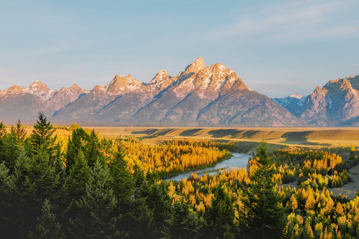 The 8 Best Vrbo Vacation Rentals Next to USA National Parks | Yellowstone Park | Yellowstone-Airbnb | Yosemite road | Yosemite-Airbnb | Grand-Tetons | Grand-Teton-Airbnb | Smokey Mountains | Smoky-Airbnb | Zion-National-Park | Zion-Airbnb | Joshua-Tree | Joshua-Tree-Airbnb | Rocky-Mountains | Rocky-Mountain-Airbnb | Acadia-National-Park | Acadia-Airbnb