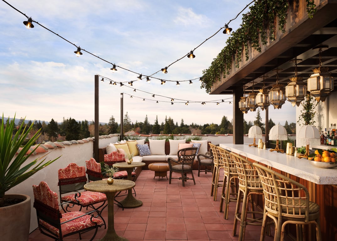 Hotel Review: Graduate Palo Alto | Graduate Palo Alto exterior | Graduate Palo Alto lobby | Graduate Palo Alto bedroom | Graduate Palo Alto bar seating | Graduate Palo Alto seating