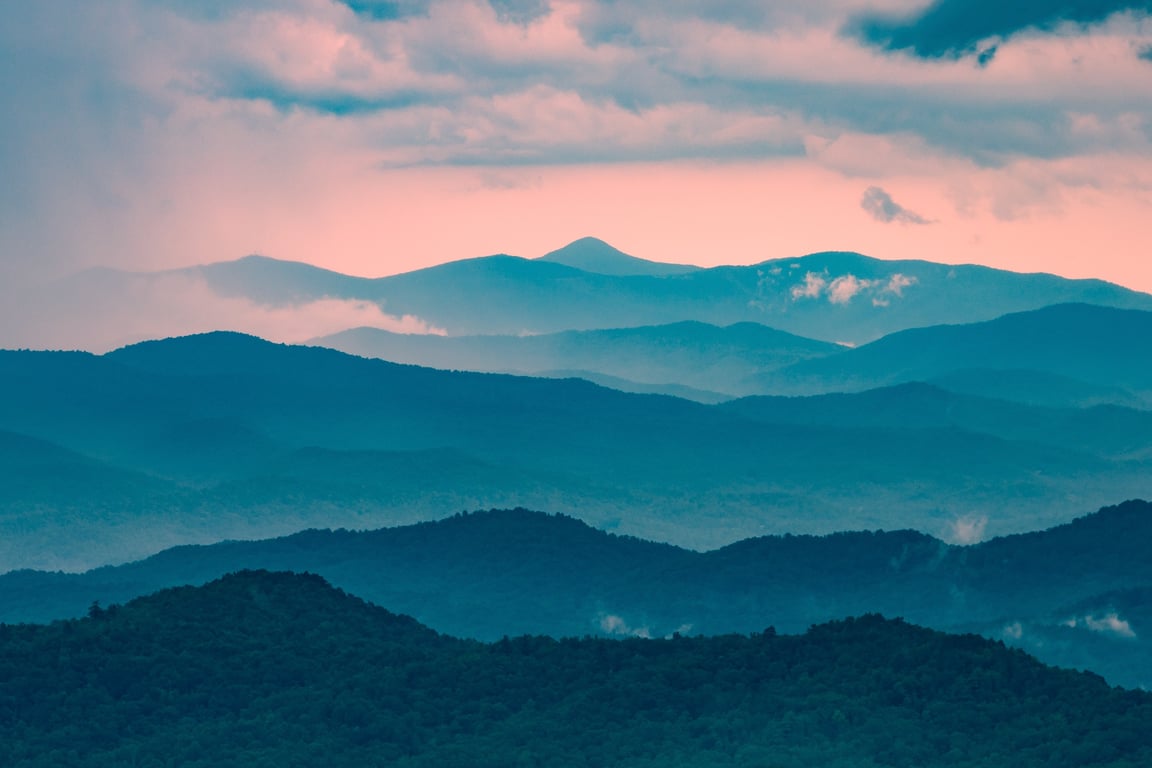 The Best Boutique Hotels in North Carolina | Graylyn-Estate | Dreamers-by-DW | The-Foundry-Hotel | Burrus-House-Inn | Flat Mountain Farm | Lakeview at Fontana | Longleaf-Hotel | Biltmore-Estate-Inn | 21c Museum Durham | The Inn on Biltmore Estate