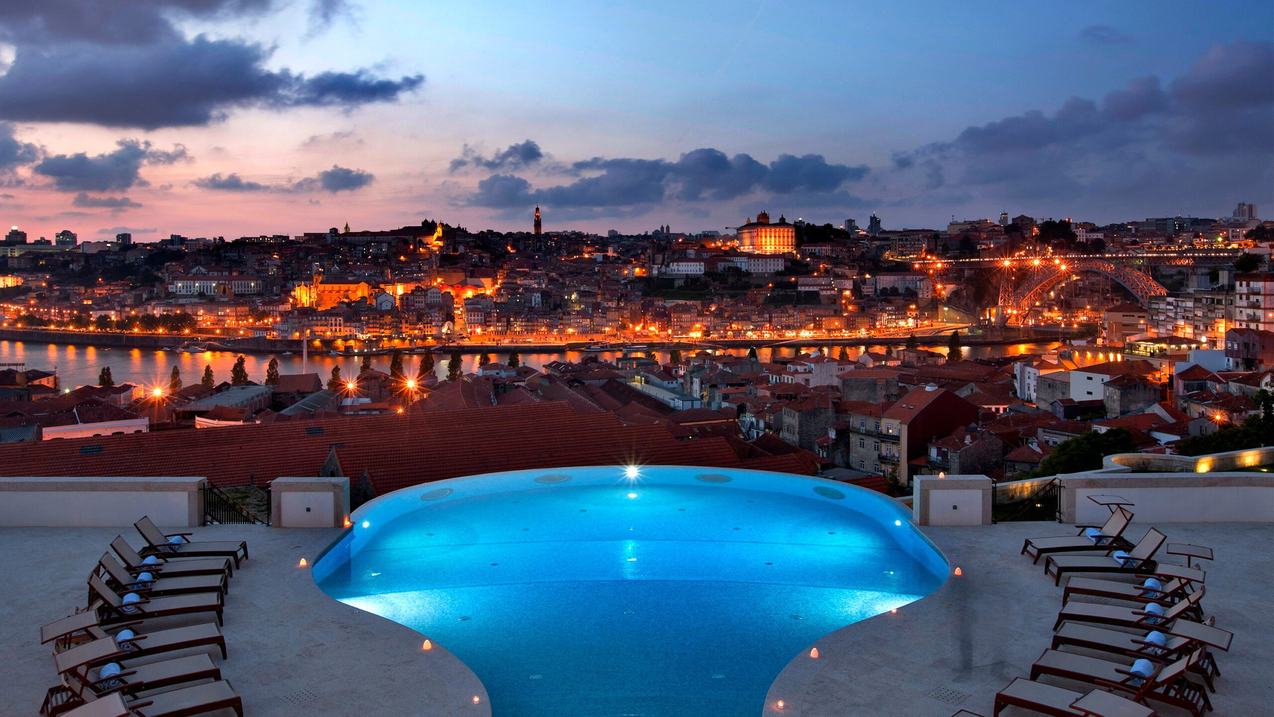 This Boutique Hotel in Porto Was Made For Wine Lovers | Restaurant at The Yeatman hotel | Bedroom at The Yeatman hotel | ocean views from The Yeatman hotel | bedroom suite at The Yeatman hotel | hotub at The Yeatman hotel | Dining at The Yeatman hotel
