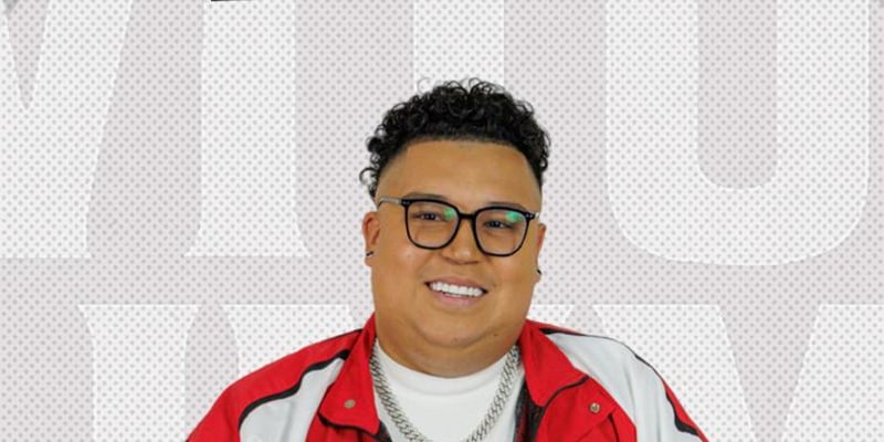 Vitor Limma no santorini