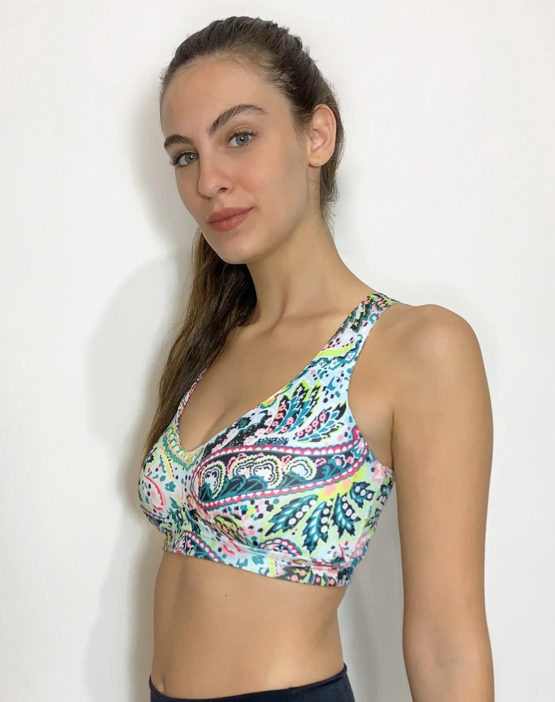 חזיית שחייה וספורט צבעונית - Thumbnail 3