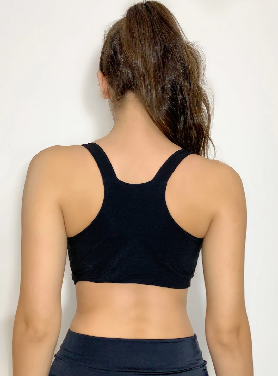 חזיית שחייה וספורט שחורה - Thumbnail 3