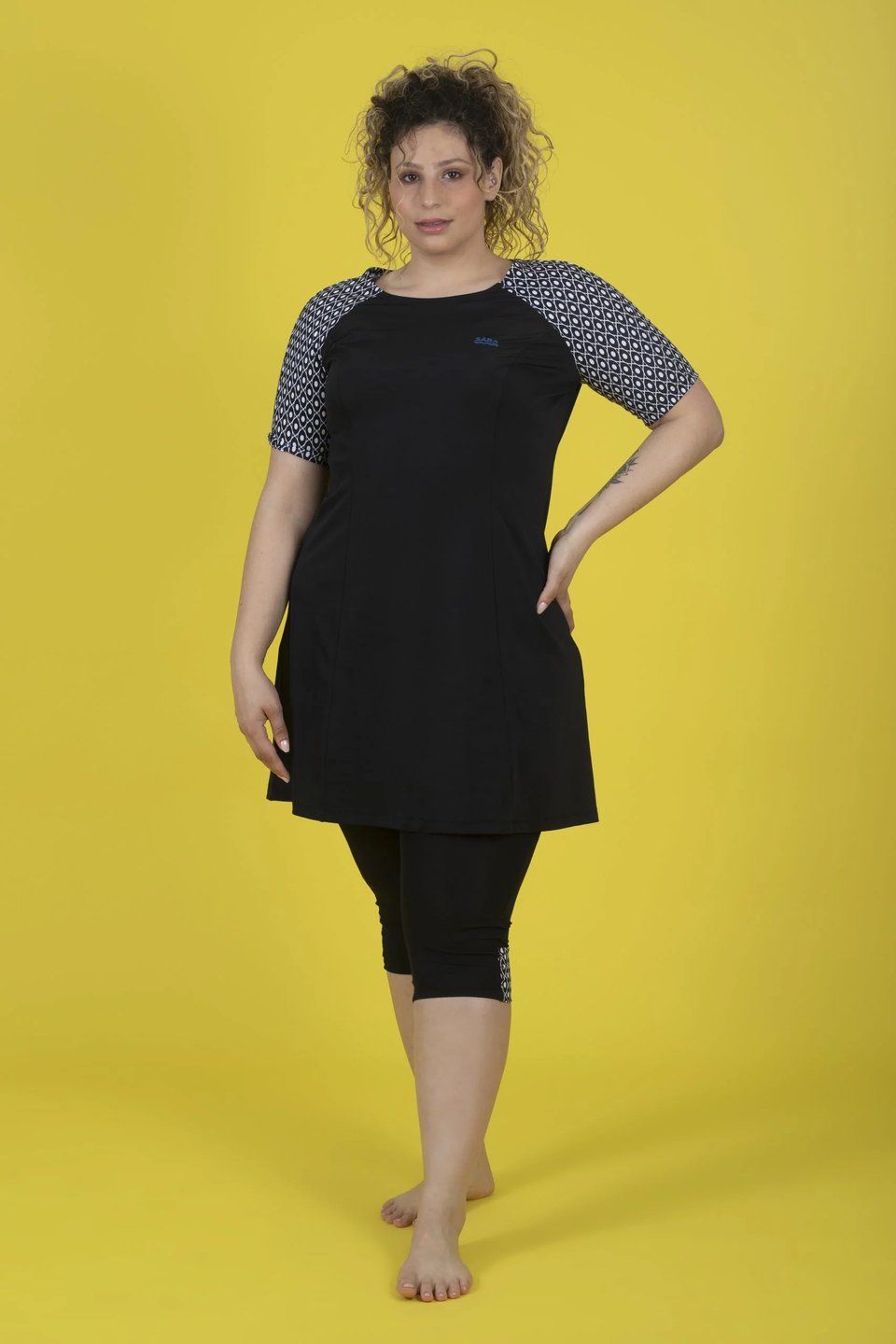 Black and White Short Sleeve Tunic for Swim and Sport - Thumbnail 3