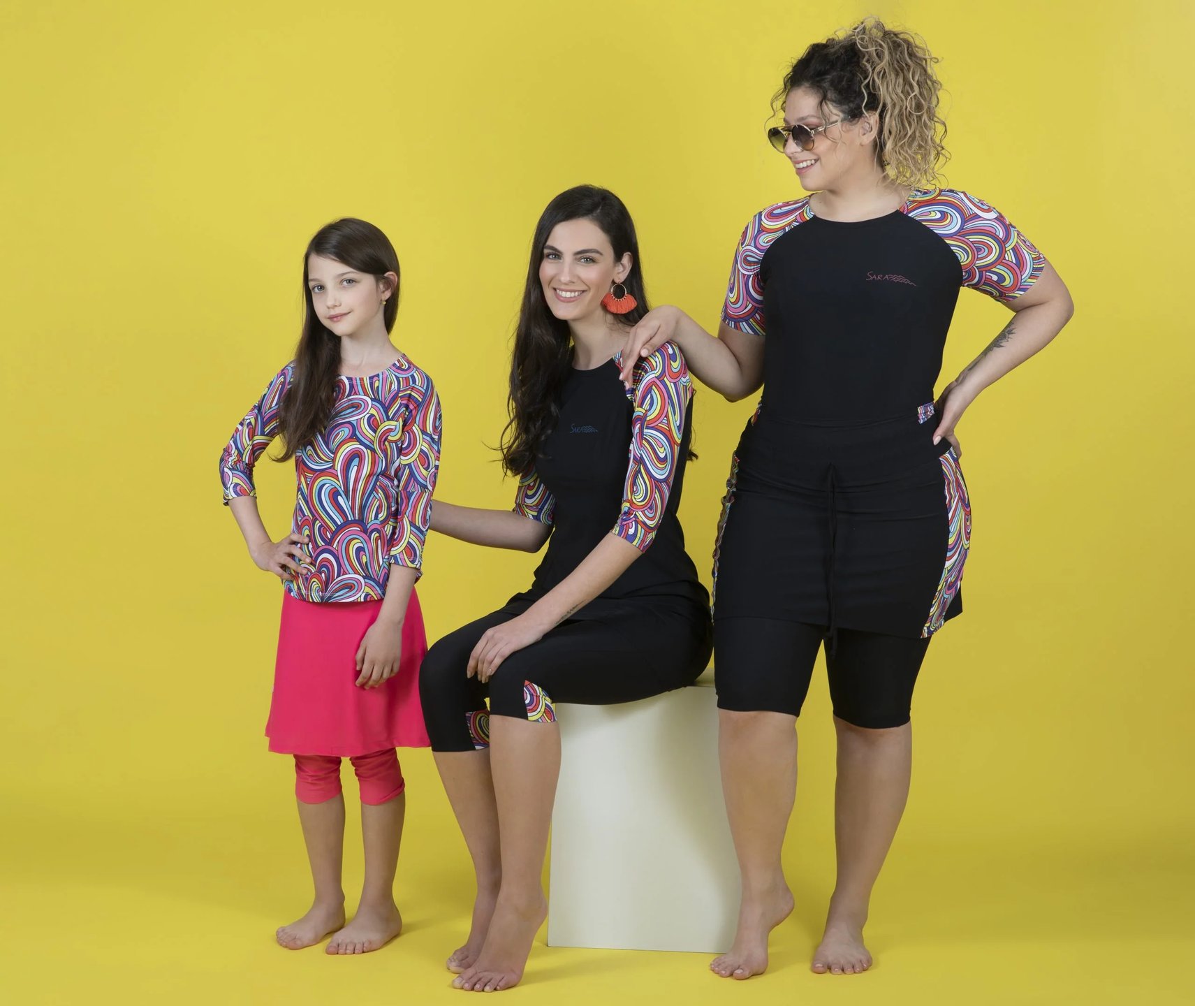 סט חולצה וחצאית לילדות גלים צבעוני - Thumbnail 3