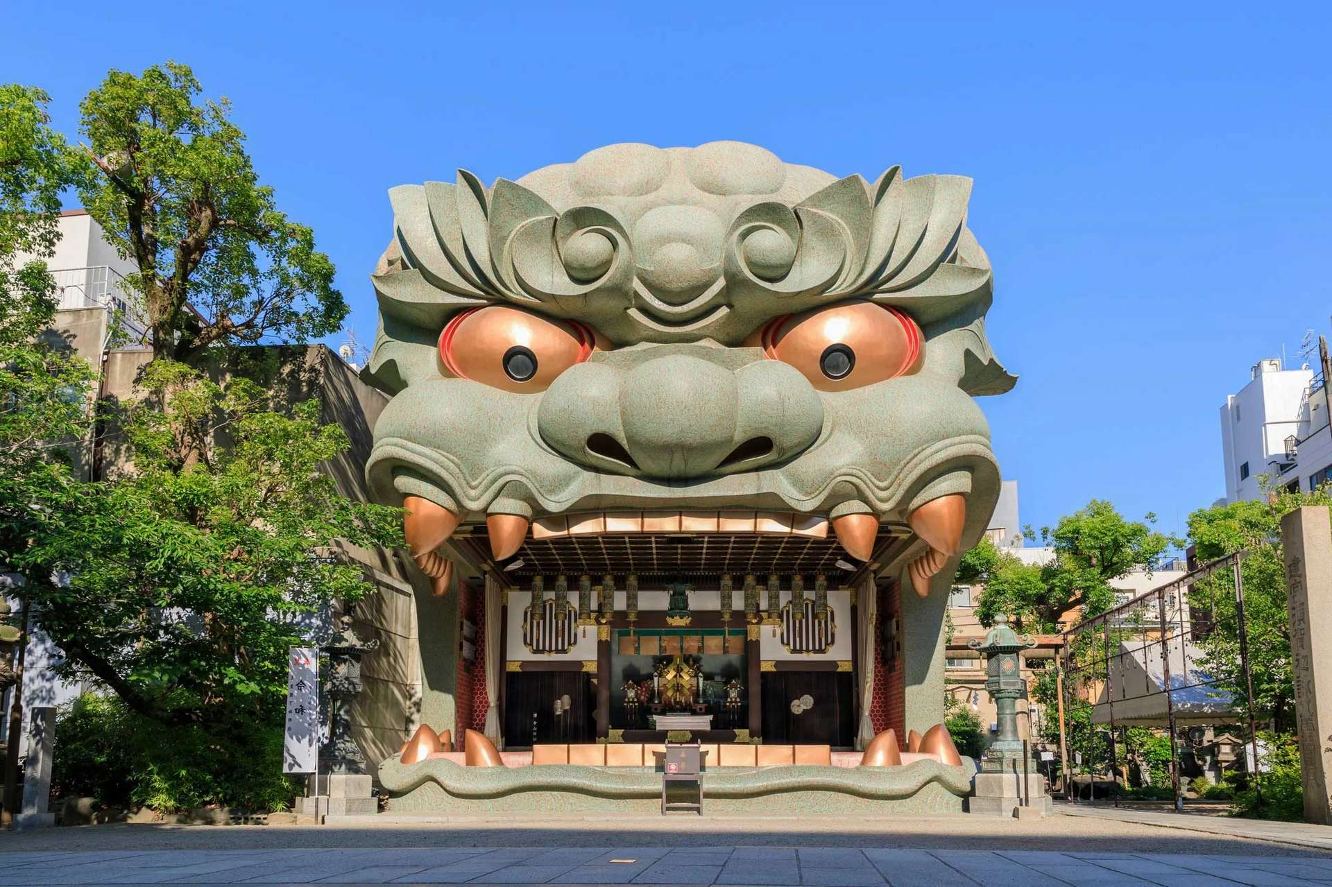 ศาลเจ้านัมบะยาซากะ โอซาก้า ญี่ปุ่น