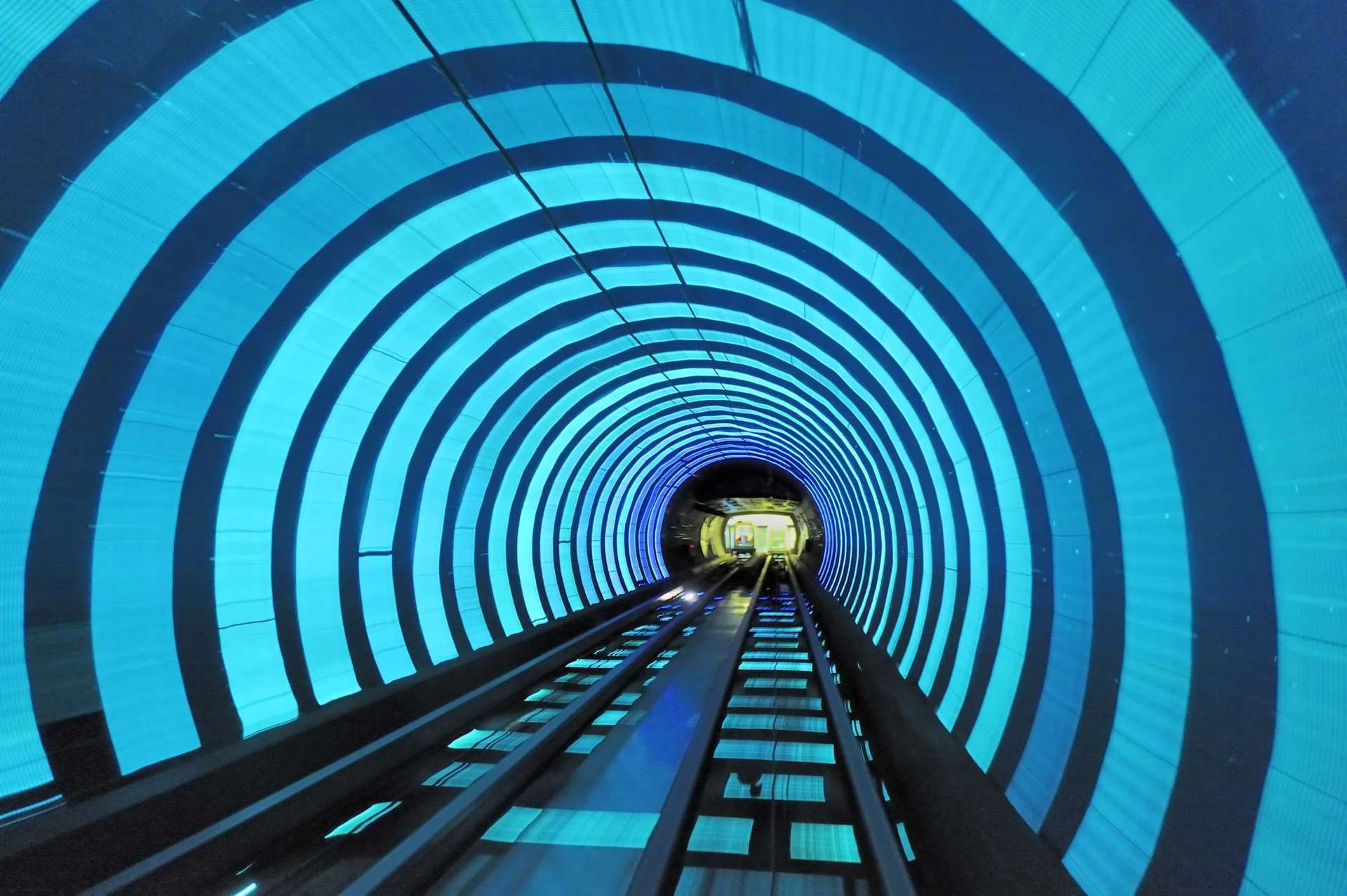 อุโมงค์เลเซอร์ลอดแม่น้ำหวงผู่, Bund Sightseeing Tunnel Shanghai