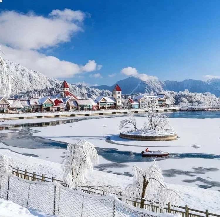 สกีซีหลิง, ซีหลิงซาน, ภูเขาหิมะซีหลิงซาน, Xiling Snow Mountain
