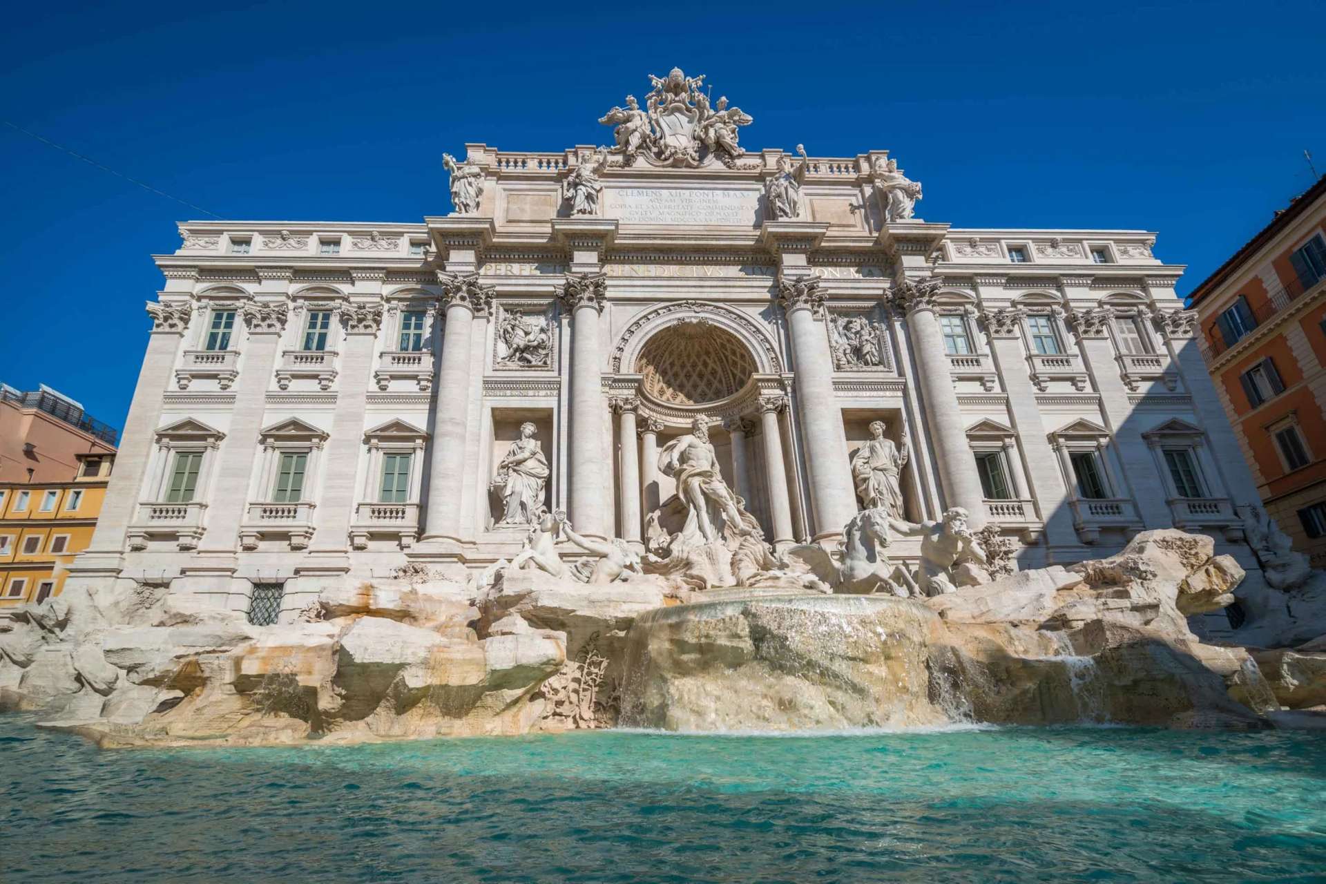 Trevi Fountain โรม อิตาลี