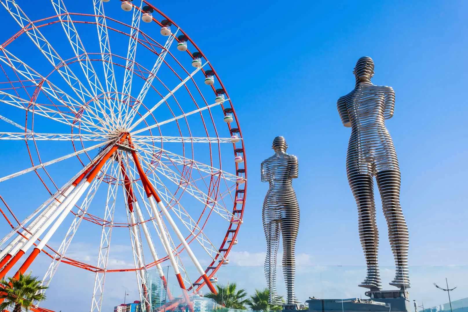 Ali and Nino Statue บาทูมี จอร์เจีย
