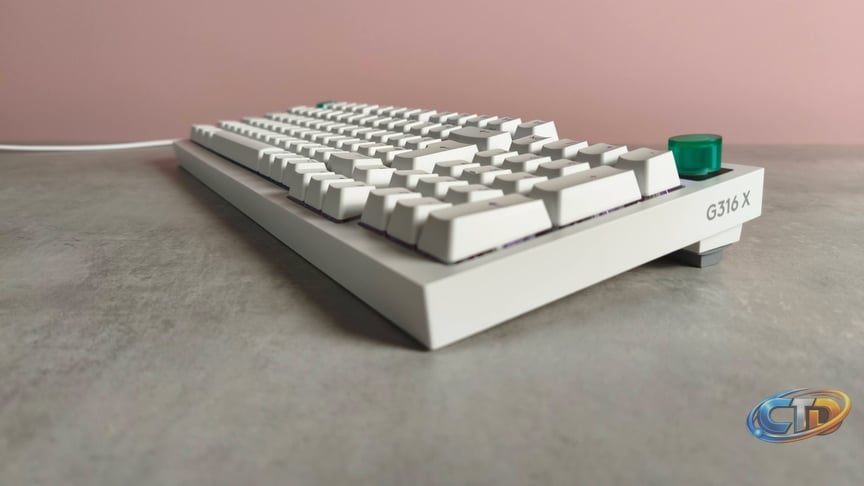 Logitech G316 X 98 review: a super-thocky keyboard with a useless screen |  TechRadar