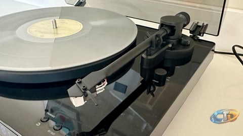 Philips Fidelio FT1 Turntable Review: Versatile Audio Solution