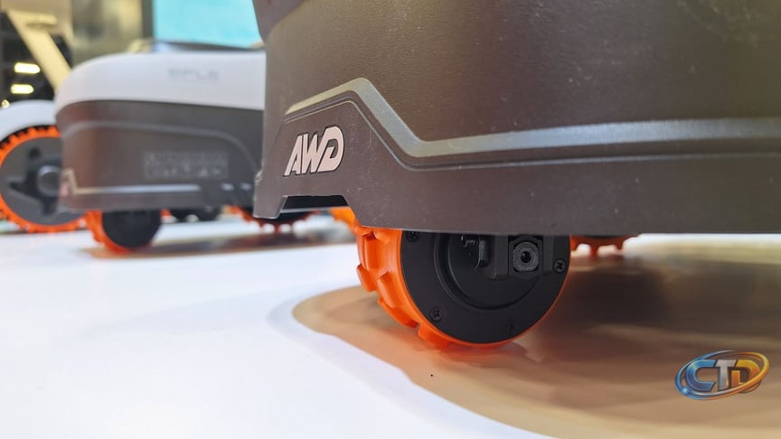 Segway Navimow Unveils Compact Robot Mower for Perfect Lawn Care