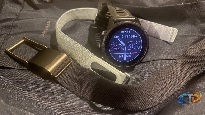 I let Fitbit Air and Whoop automatically track the same 8km run