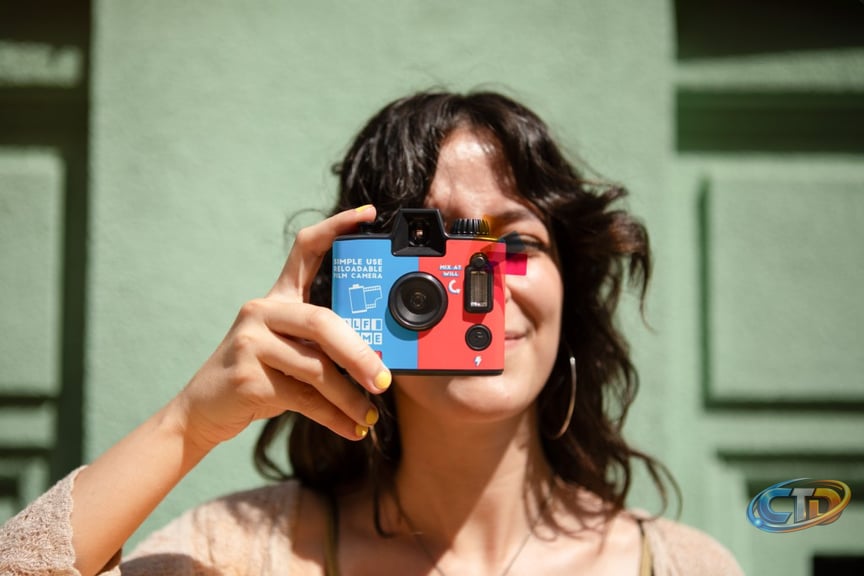 Lomography launches half-frame versions of the Simple Use Reloadable Film  Camera – Kosmo Foto