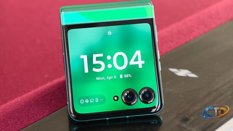 Why the Motorola Razr 2025 FIFA World Cup Edition Stands Out as a Flip Phone Choice