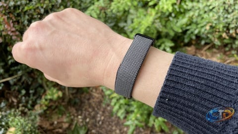 Google Fitbit Air Review: Affordable, Accurate Fitness Tracking with a Confusing AI-Powered App