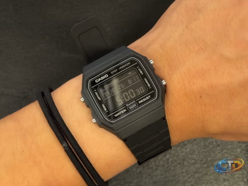 Casio F-B100W Bluetooth: First hands-on video showcases step tracker, metal  buttons - Notebookcheck News