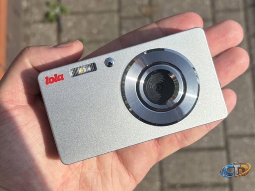 I swapped my iPhone's camera for this Y2K-inspired digicam — and there's  only one point-and-shoot I want in my pocket for capturing memories |  TechRadar