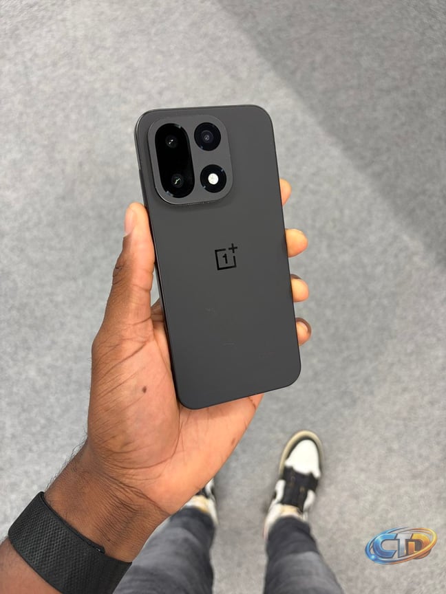 Yes, I've been daily driving OnePlus 15 since it came out. OnePlus might  have the most phones in my personal phones of the past decade? And it looks  like this will be