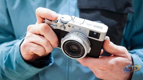 Yodobashi Camera's Best-Selling Cameras and Lenses for 2025: Compact Dominance