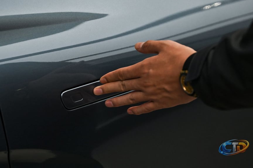 China's Ban on Concealed Car Door Handles: What It Means for Tesla