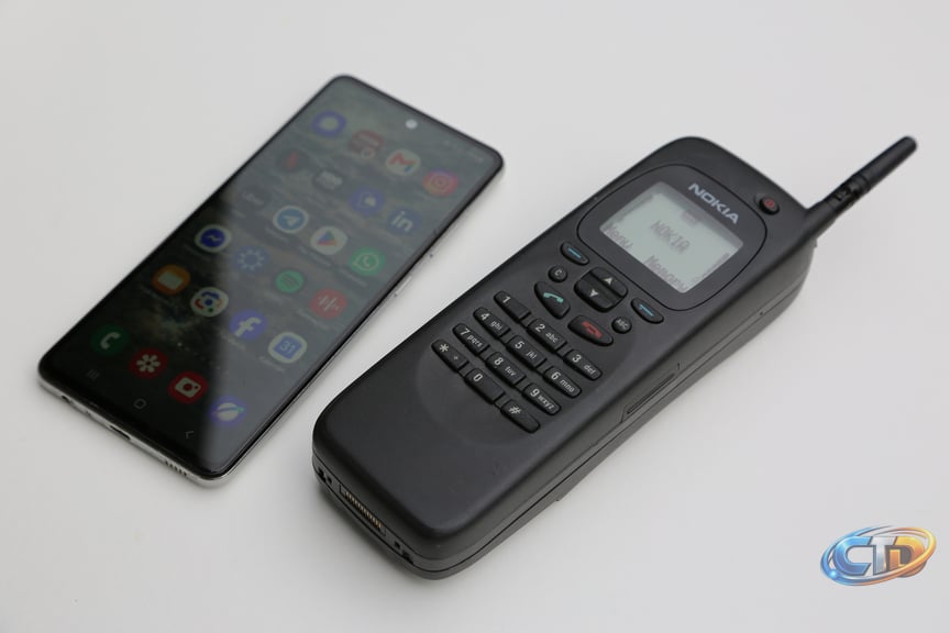 El Nokia 9000 Communicator, el primer smartphone de la historia, cumple 30  años | Tecnología