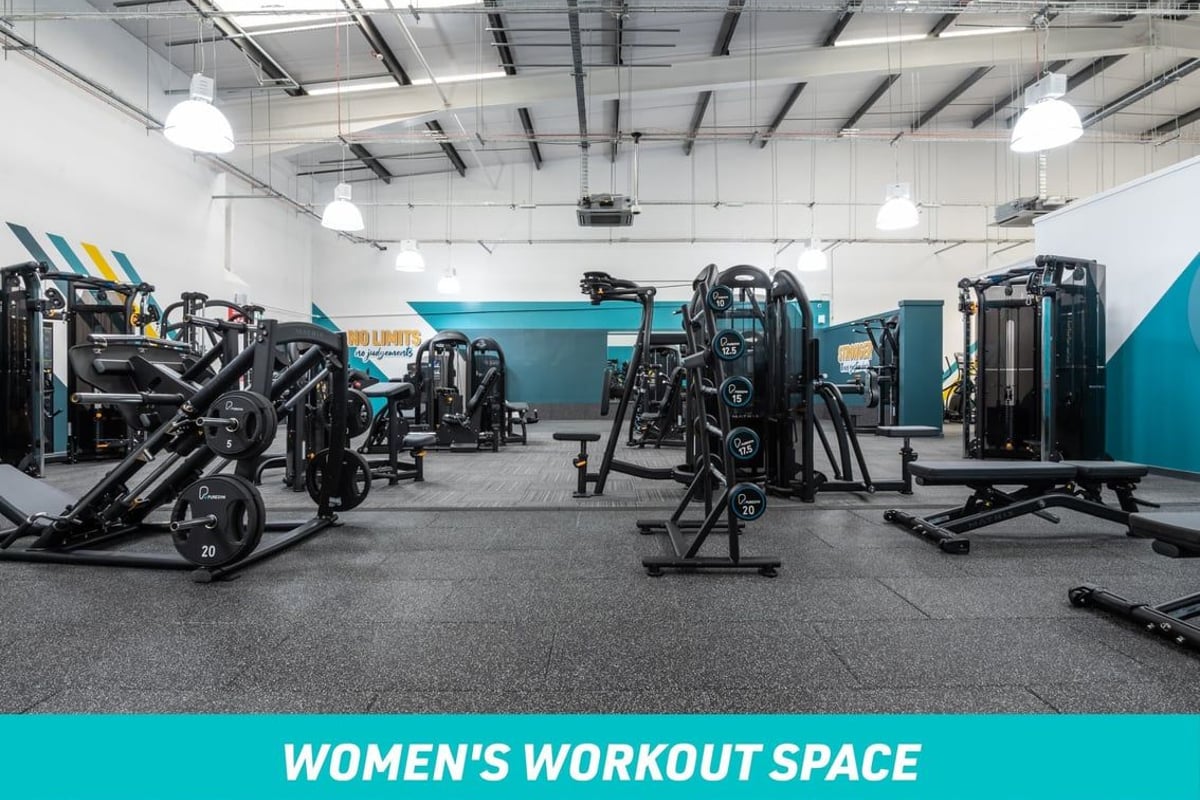PureGym Paisley Women's Workout Space: barbells and leg press