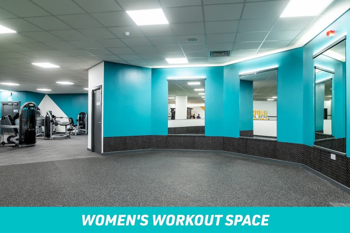 PureGym Birmingham Beaufort: Women's workout space - 