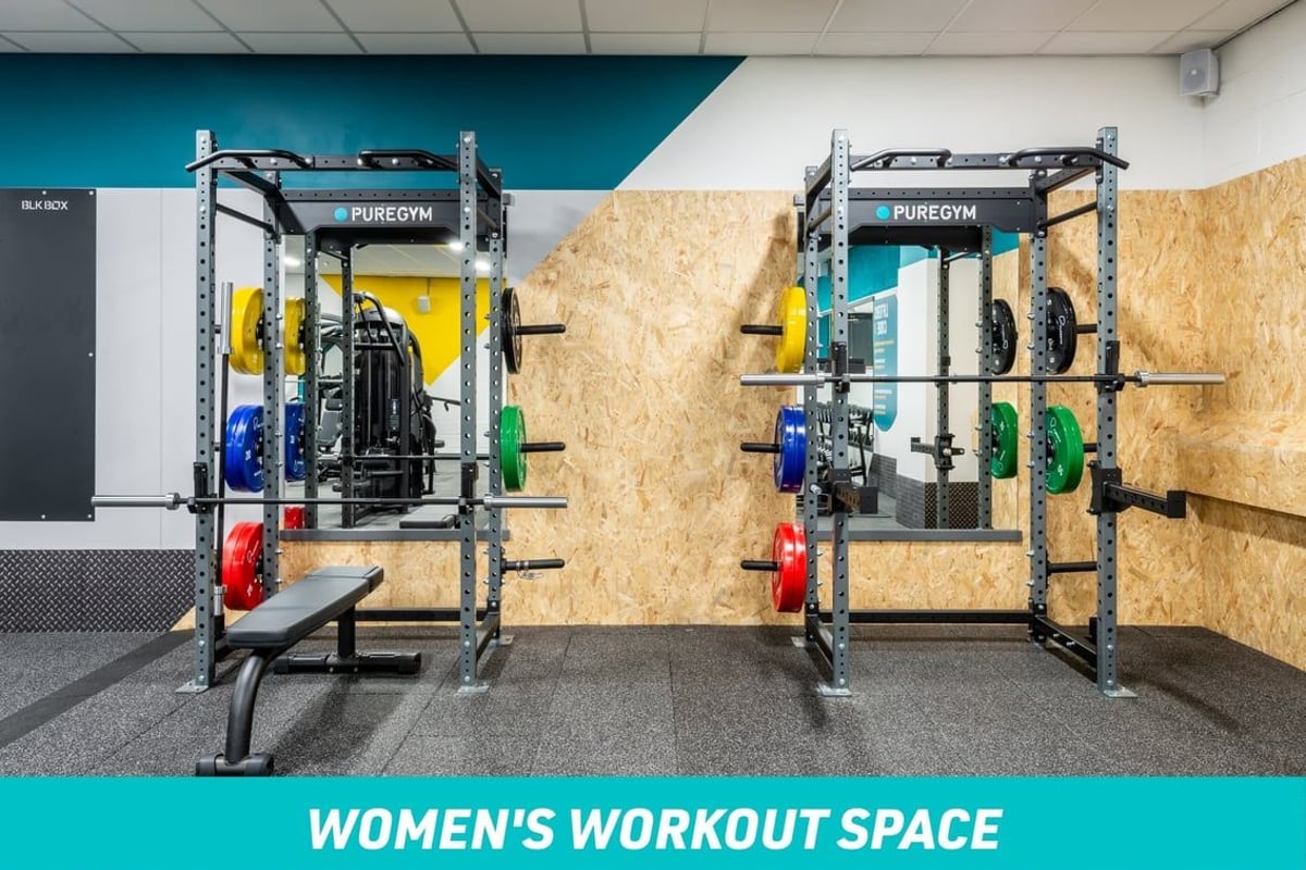 PureGym Manchester Market Street Women's Workout Space: Squat Racks
