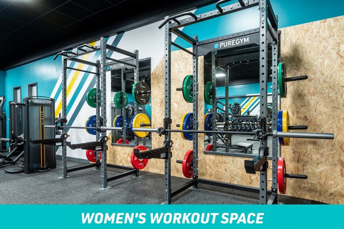 PureGym Weston Super Mare Women's Workout Space: Squat racks with mirrors