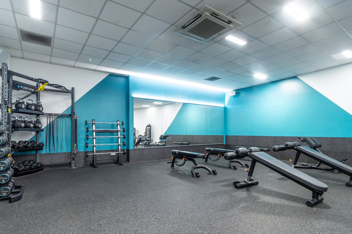 PureGym Derry Londonderry stretch area