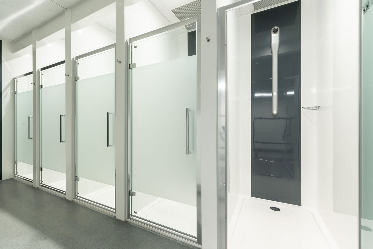 PureGym Cardiff Western Avenue: shower cubicles