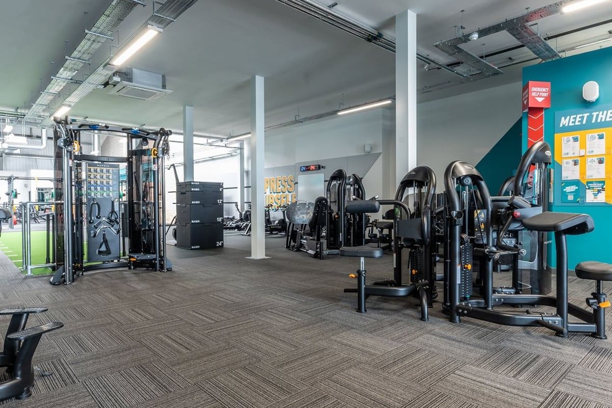 PureGym Sittingbourne: Resistance machines, cable crossovers, free weights, benches, and rubberized flooring.