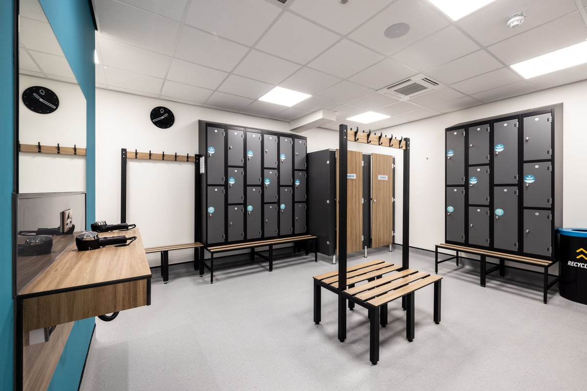 PureGym Hull Clough Road changing rooms