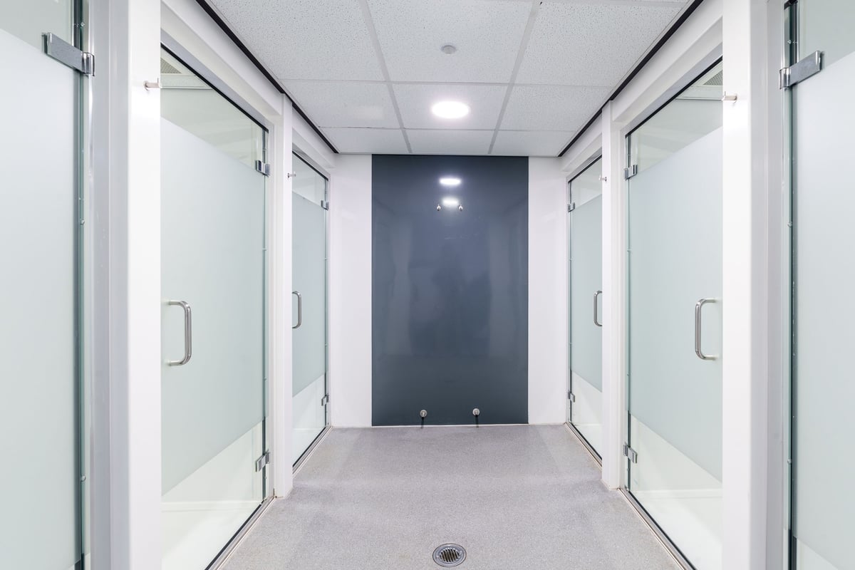 PureGym Leeds City Centre South shower cubicles