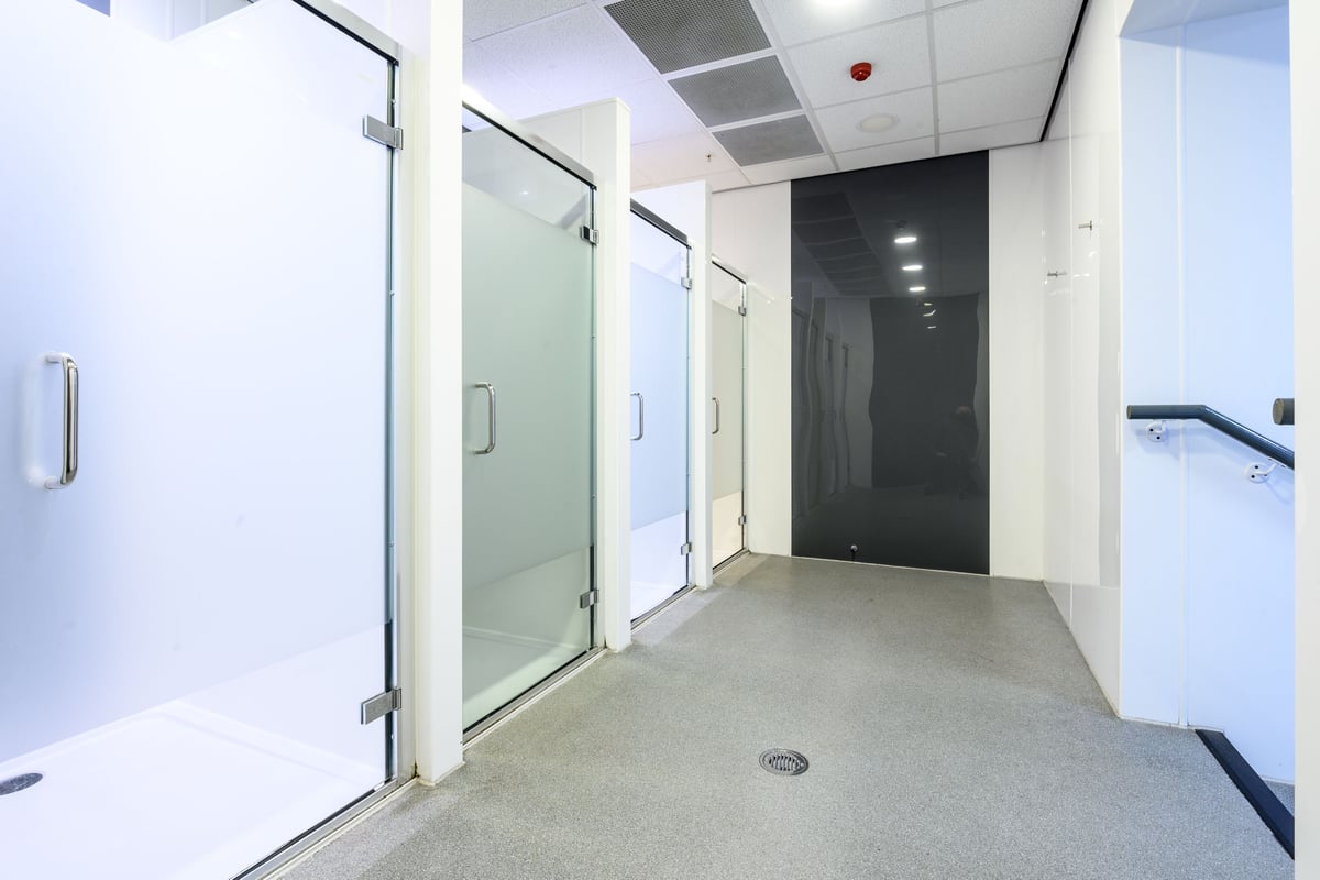 PureGym Glasgow Clydebank shower cubicles